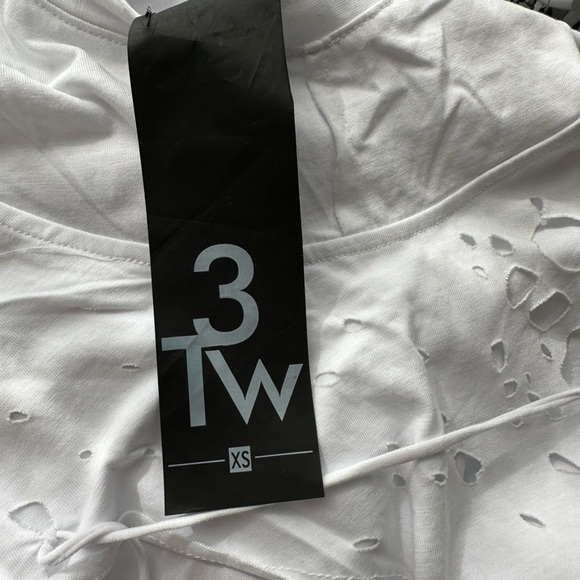 A White tunic dress-Boho Style. Size XS. - Picture 13 of 16